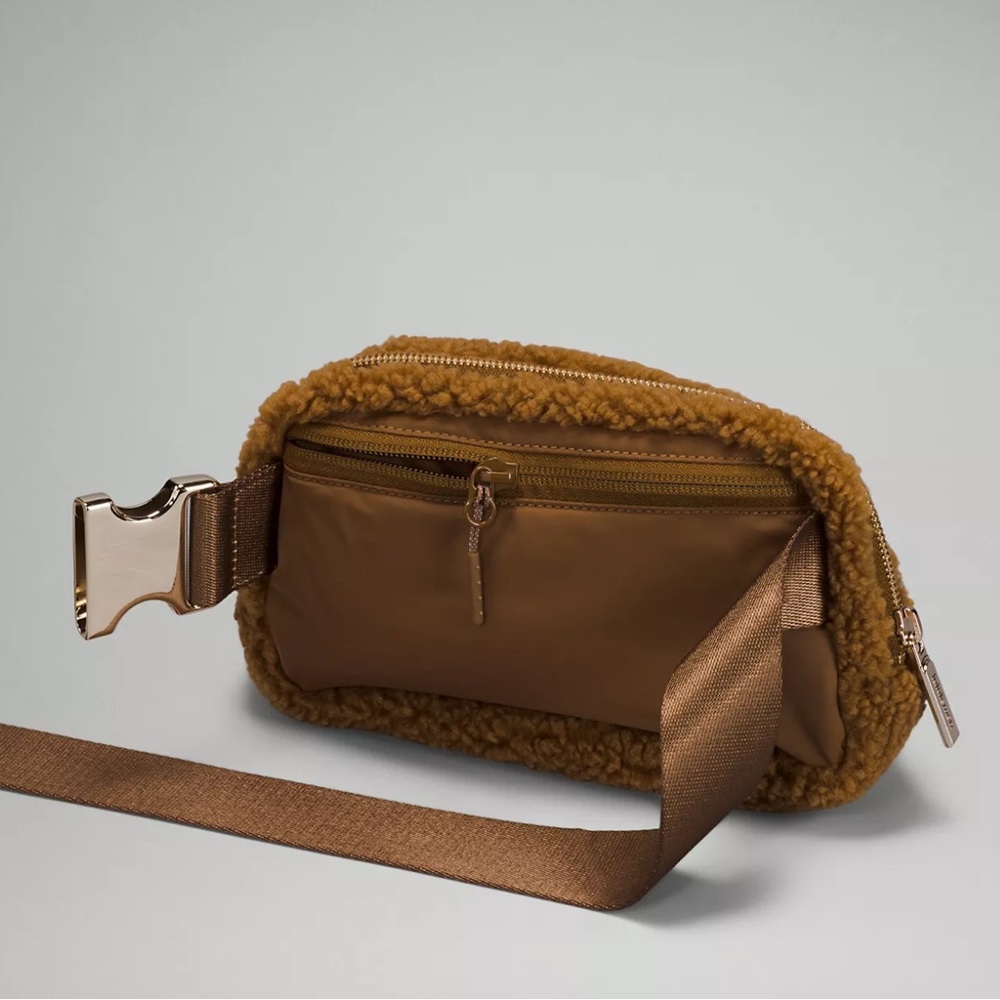 Everywhere Belt Bag Fleece - Picture 3 of 10